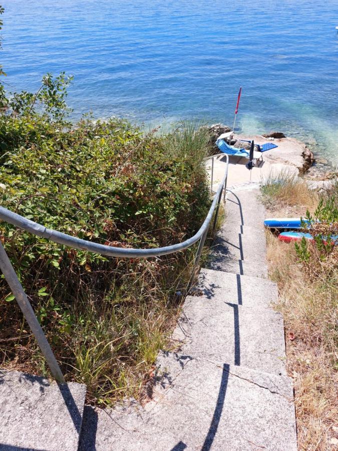 Apartmani Denis Stara Baška Kültér fotó