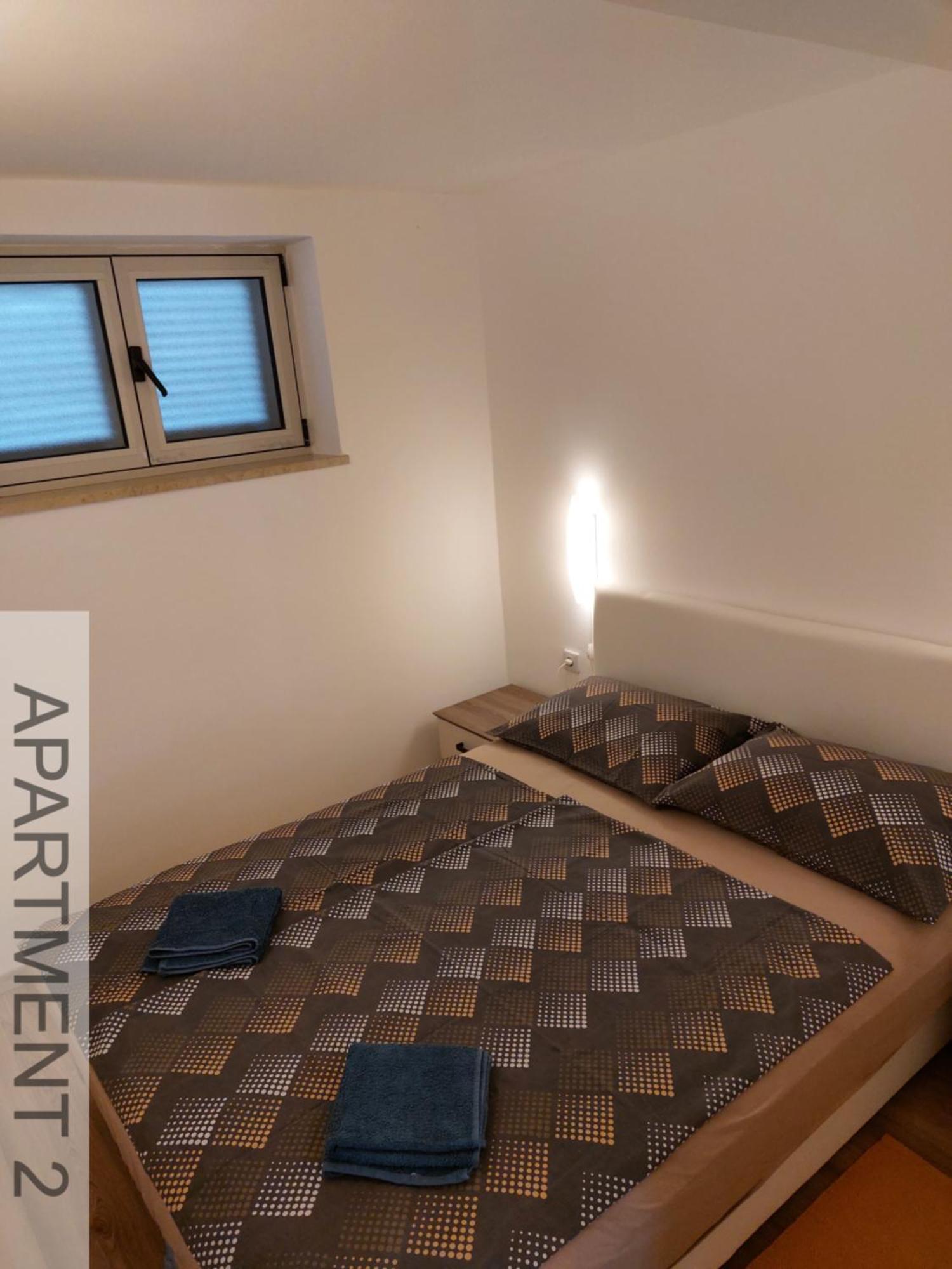 Apartmani Denis Stara Baška Kültér fotó